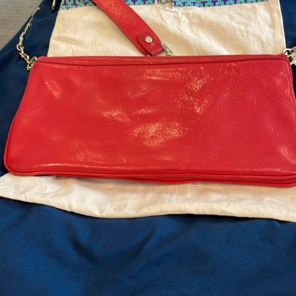 Tory Burch Red Amanda Logo Clutch - Picture 2 of 3